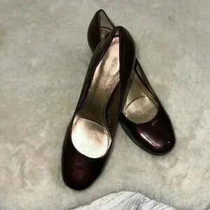 BCBG  Burgundy Heels